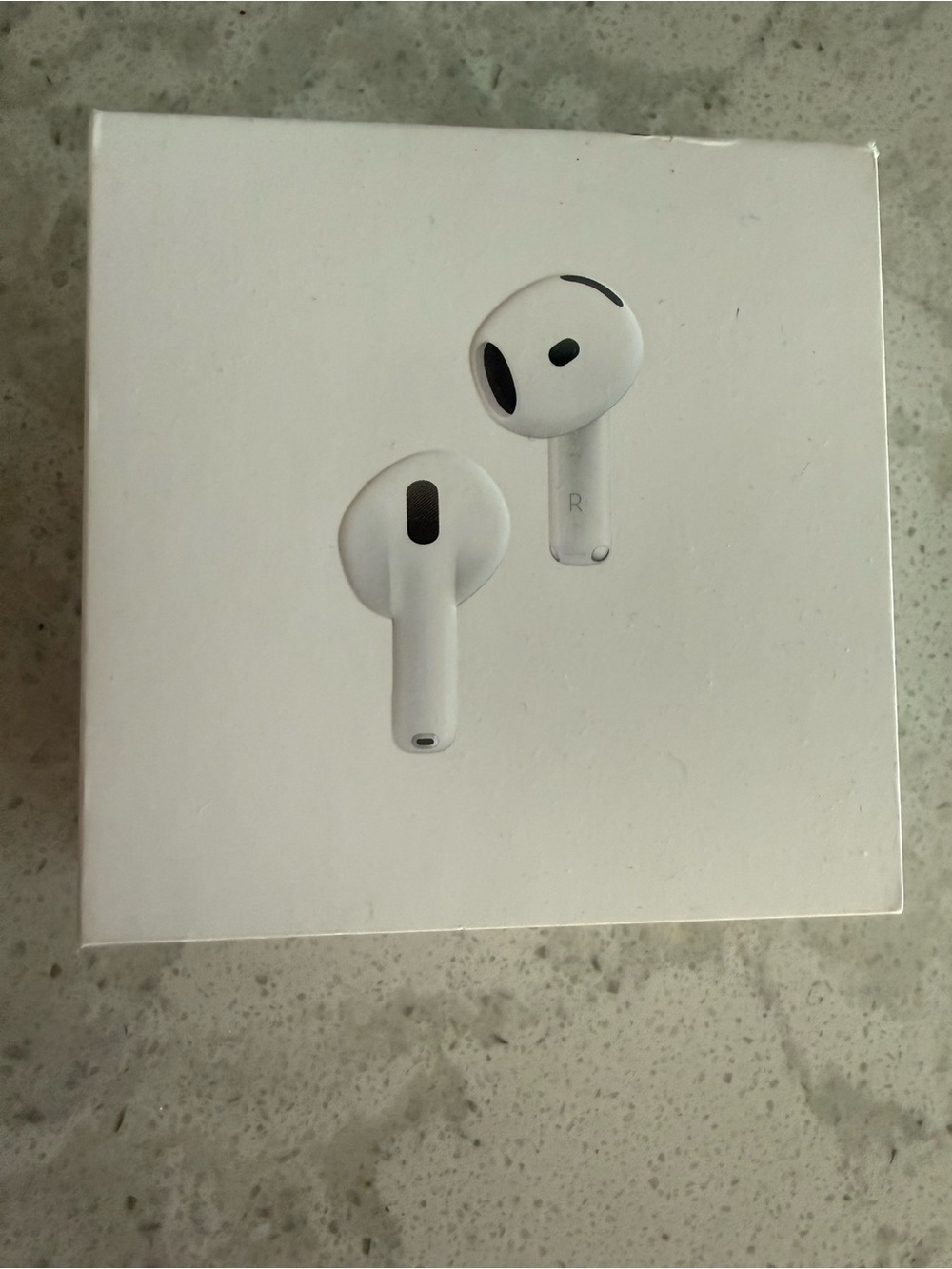 Apple AirPods 4 new; noise cancellation